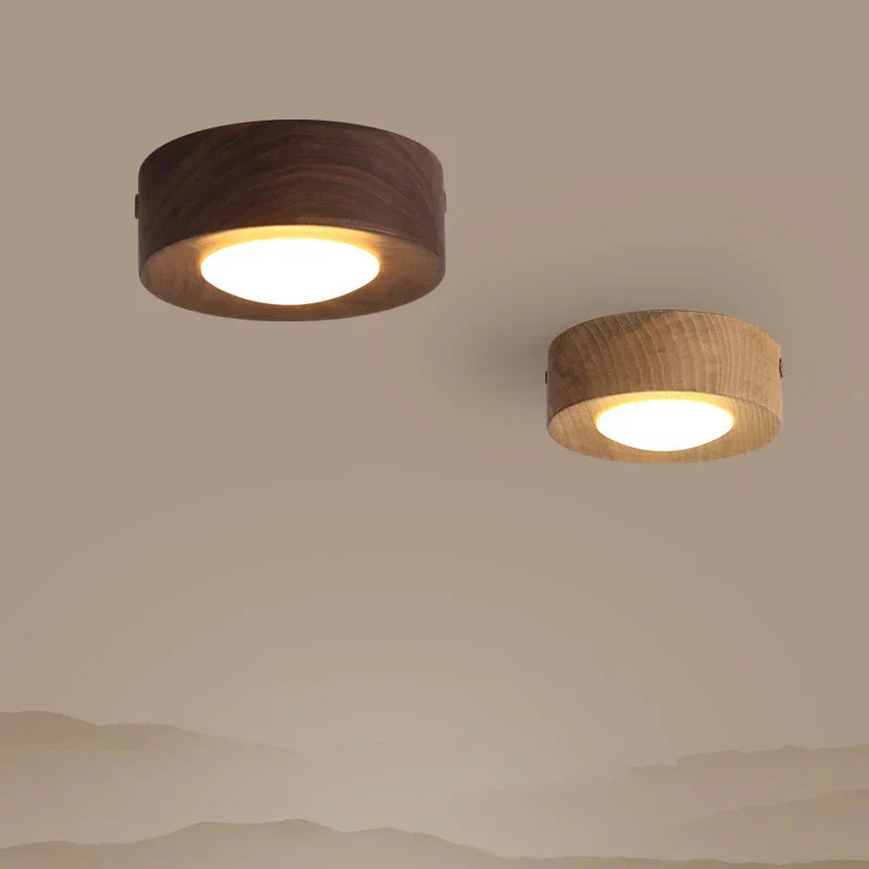 Plafonnier LED en bois de noyer – format compact 100 mm — vue de face