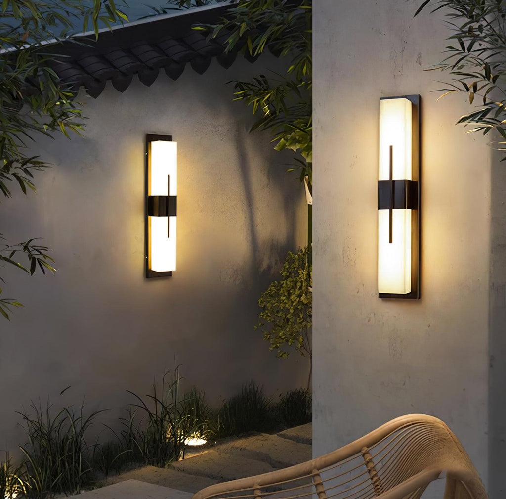 Applique murale extérieure albâtre IP65 barre LED – Possini — détail de la matière (2)