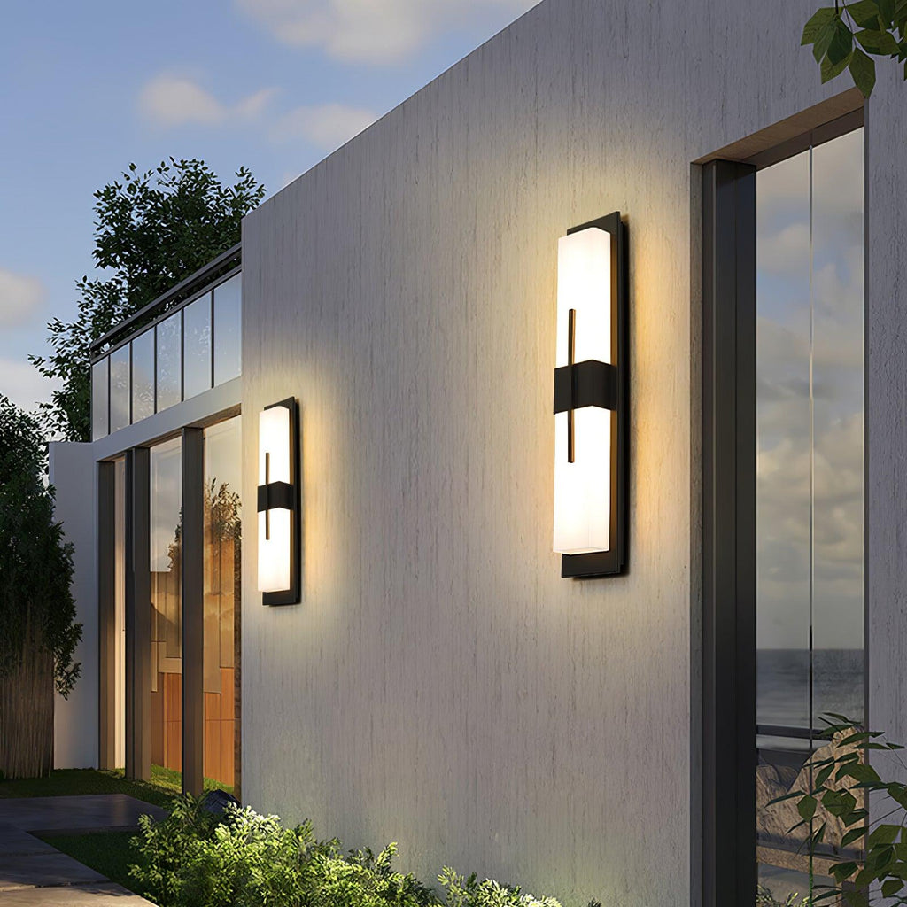 Applique murale extérieure albâtre IP65 barre LED – Possini — détail du système de fixation (3)
