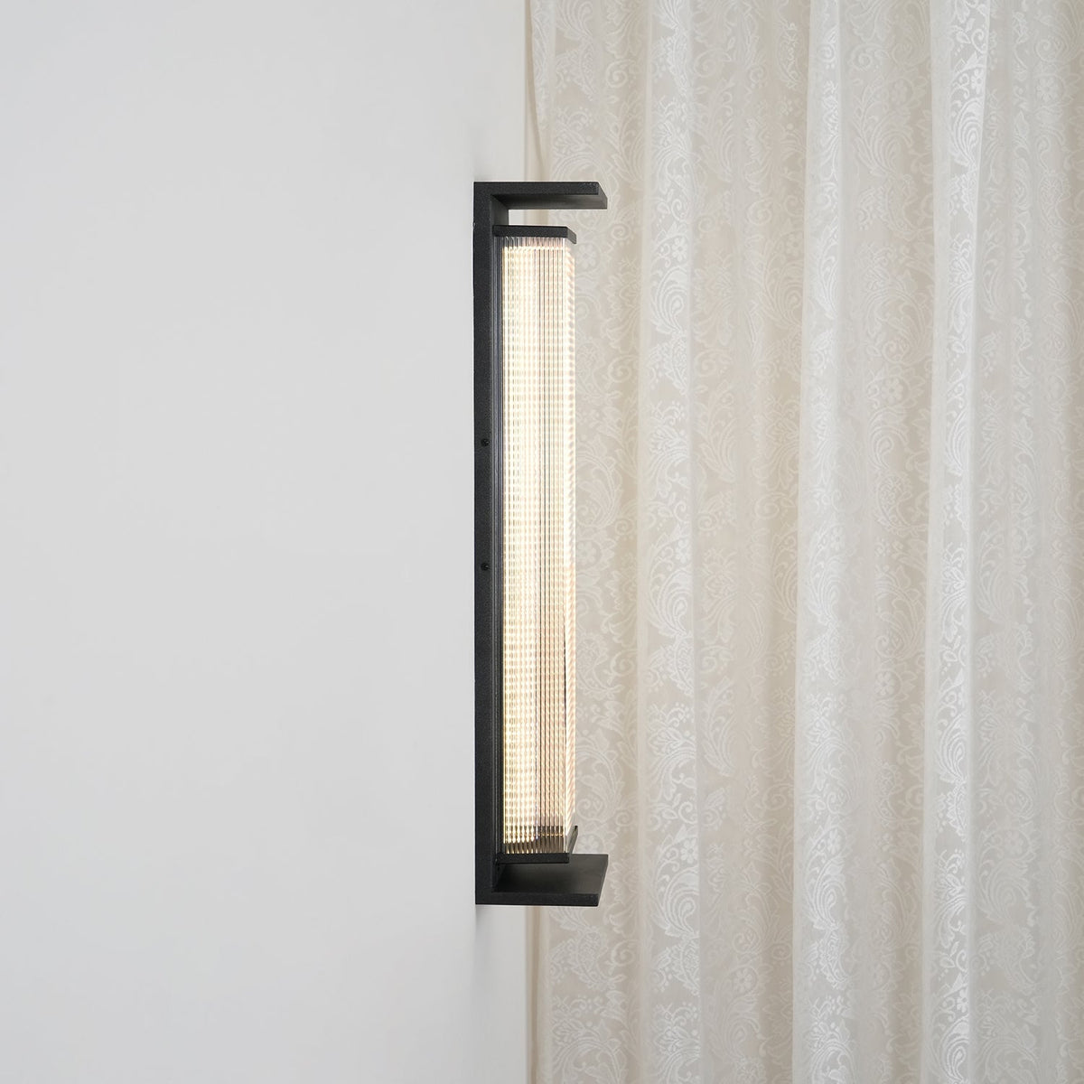 Applique murale extérieure rectangulaire en inox LED — détail du système de fixation (3)