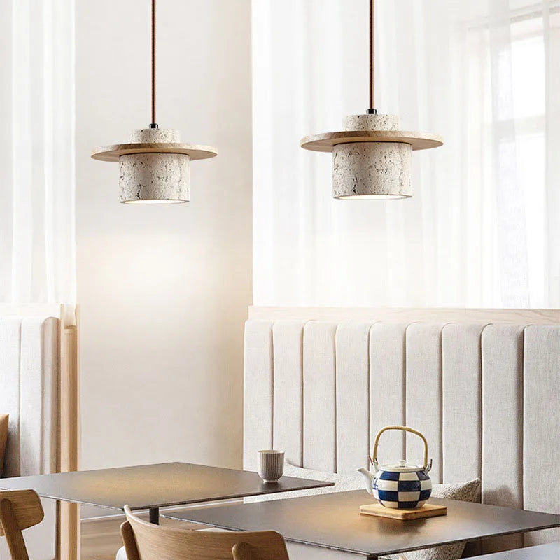 Suspension en travertin et bois naturel 20 cm – Nerava — vue de trois quarts