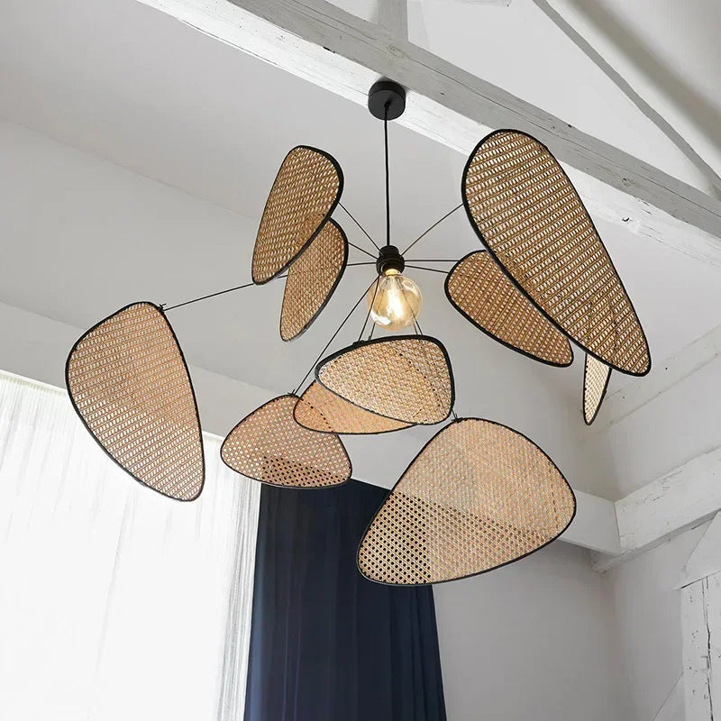 Suspension en rotin sculptée 60 à 120 cm dimmable – Aerelia — vue de profil (2)