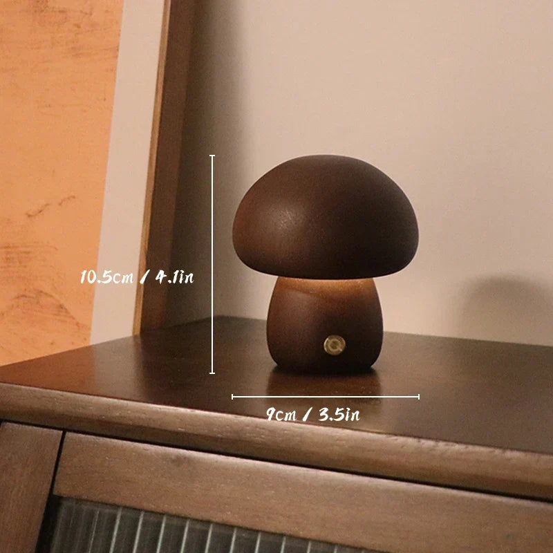 Lampe à poser LED bois de hêtre forme champignon – MushroomGlow — vue de face (2)
