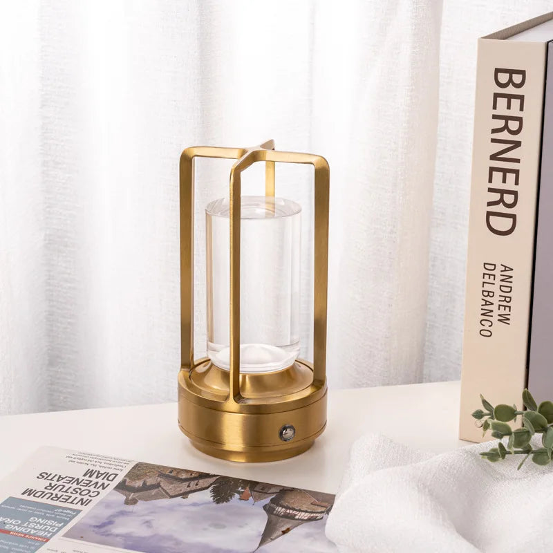 Lampe à poser sans fil effet cristal, 18 cm – LumiGlow — allumé en situation