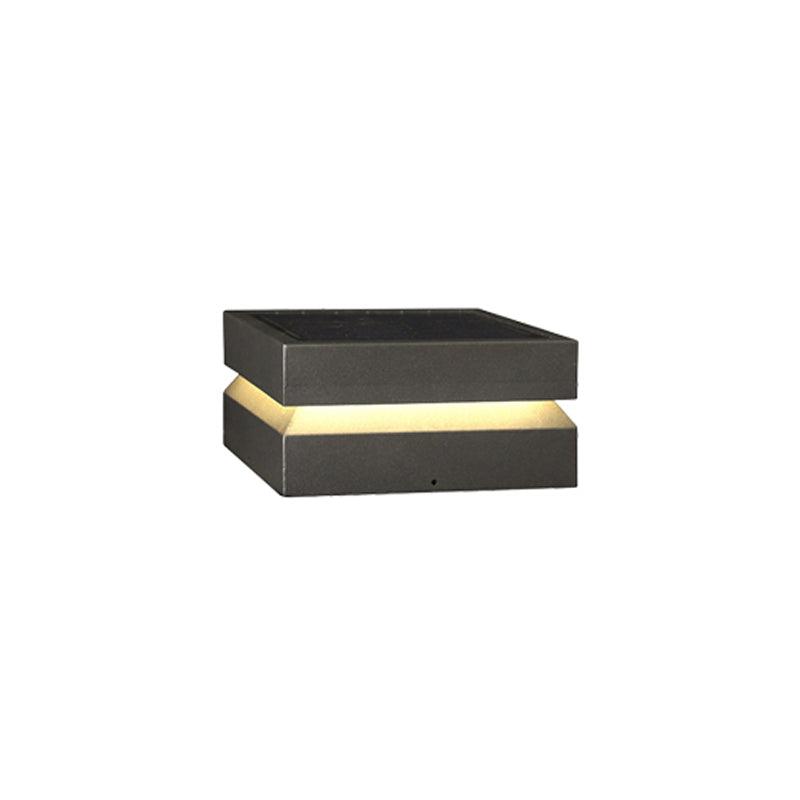 Borne de jardin LED carrée IP65 en acrylique dépoli — détail de la finition (5)