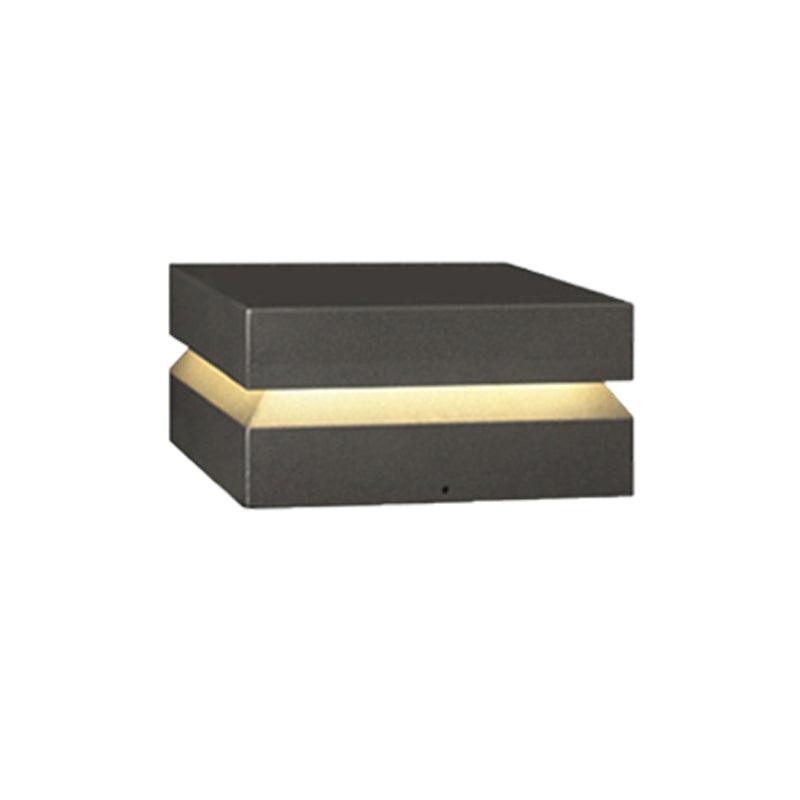 Borne de jardin LED carrée IP65 en acrylique dépoli — vue de dessous (5)