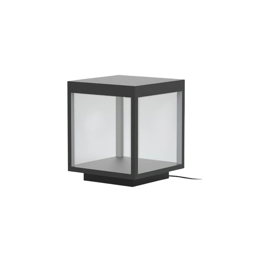Borne de jardin LED cadre carré – lumière chaude, terrasse — allumé en situation (4)