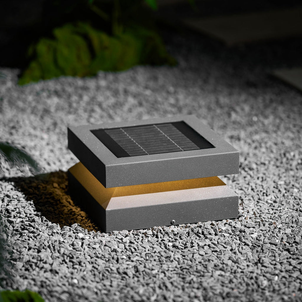 Borne de jardin LED carrée IP65 en acrylique dépoli — détail de la matière (3)