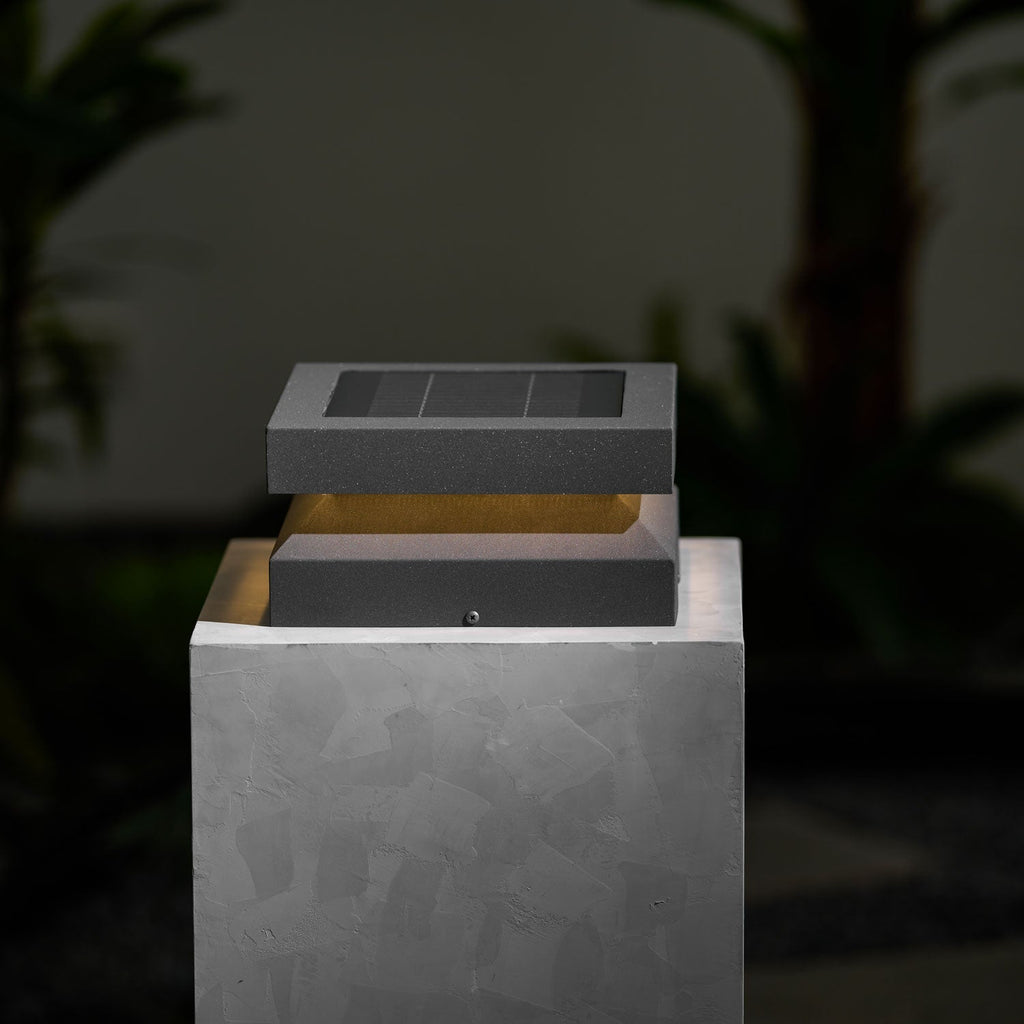 Borne de jardin LED carrée IP65 en acrylique dépoli — vue de face (3)