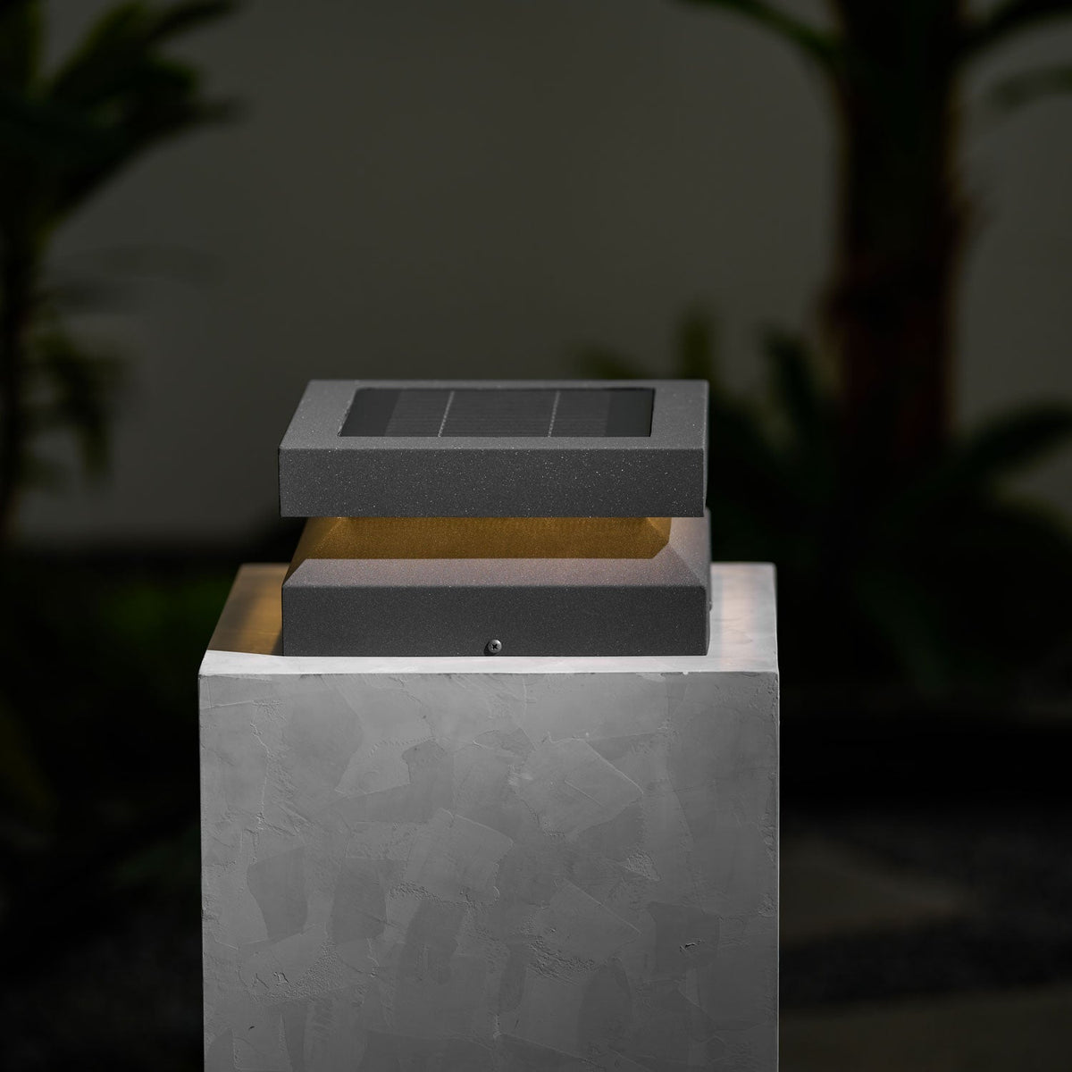 Borne de jardin LED carrée IP65 en acrylique dépoli — vue de face (3)