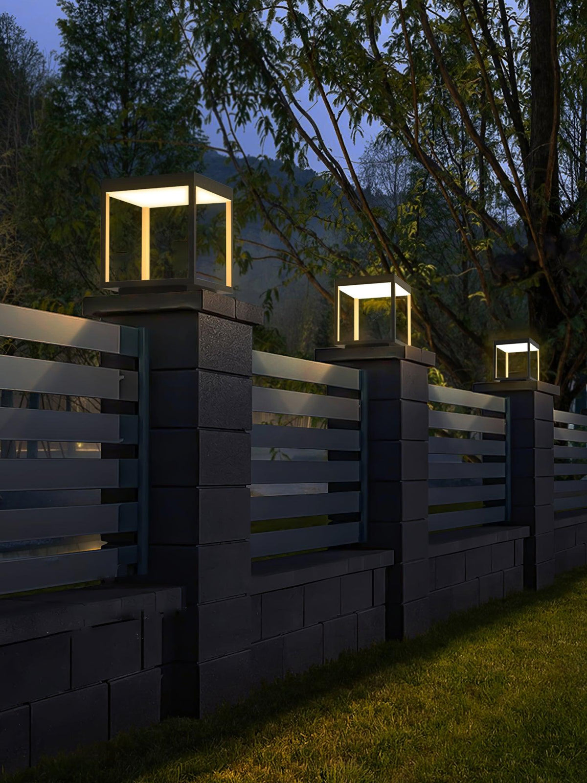 Borne de jardin LED cadre carré – lumière chaude, terrasse — vue de face (2)