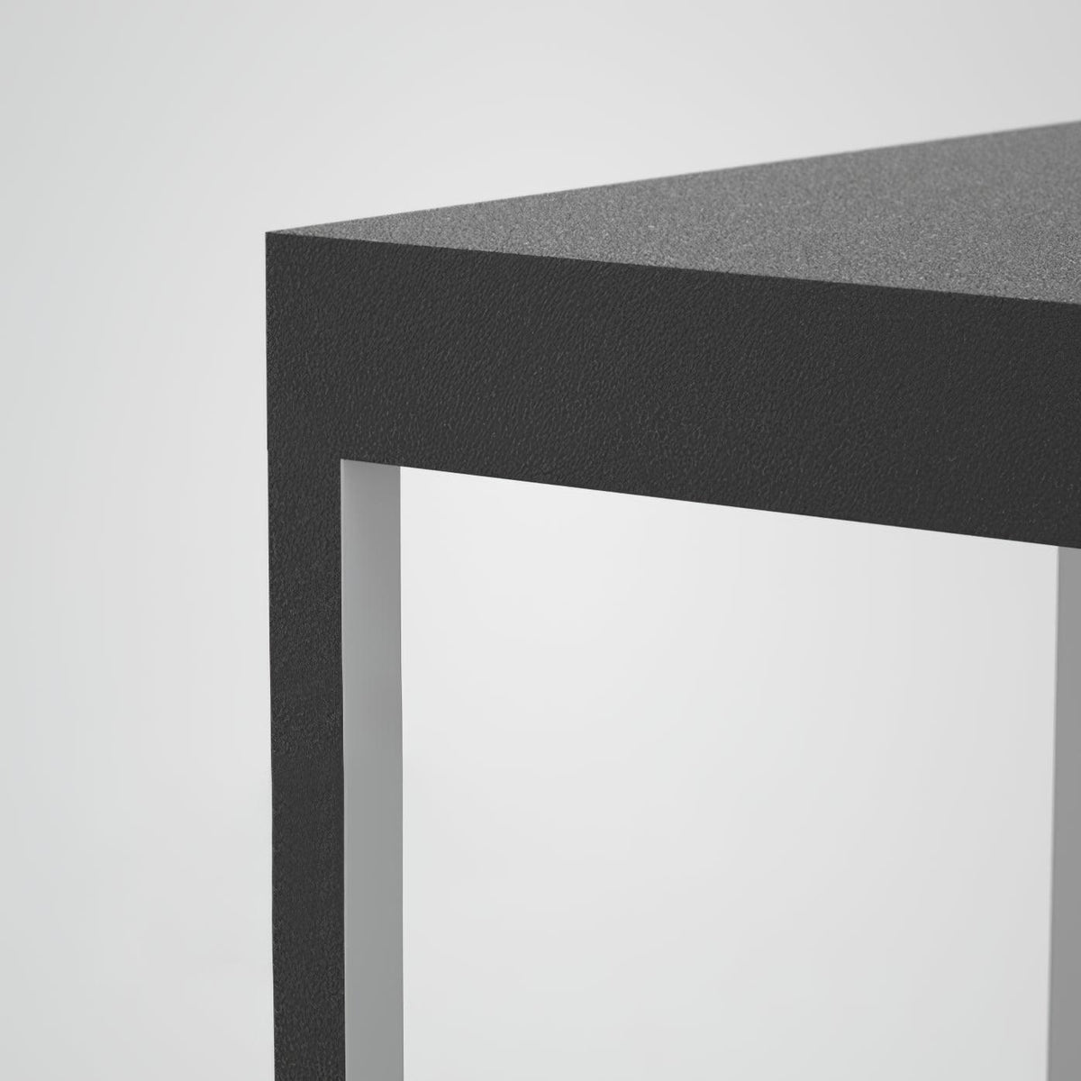 Borne de jardin LED cadre carré – lumière chaude, terrasse — détail de la finition (2)