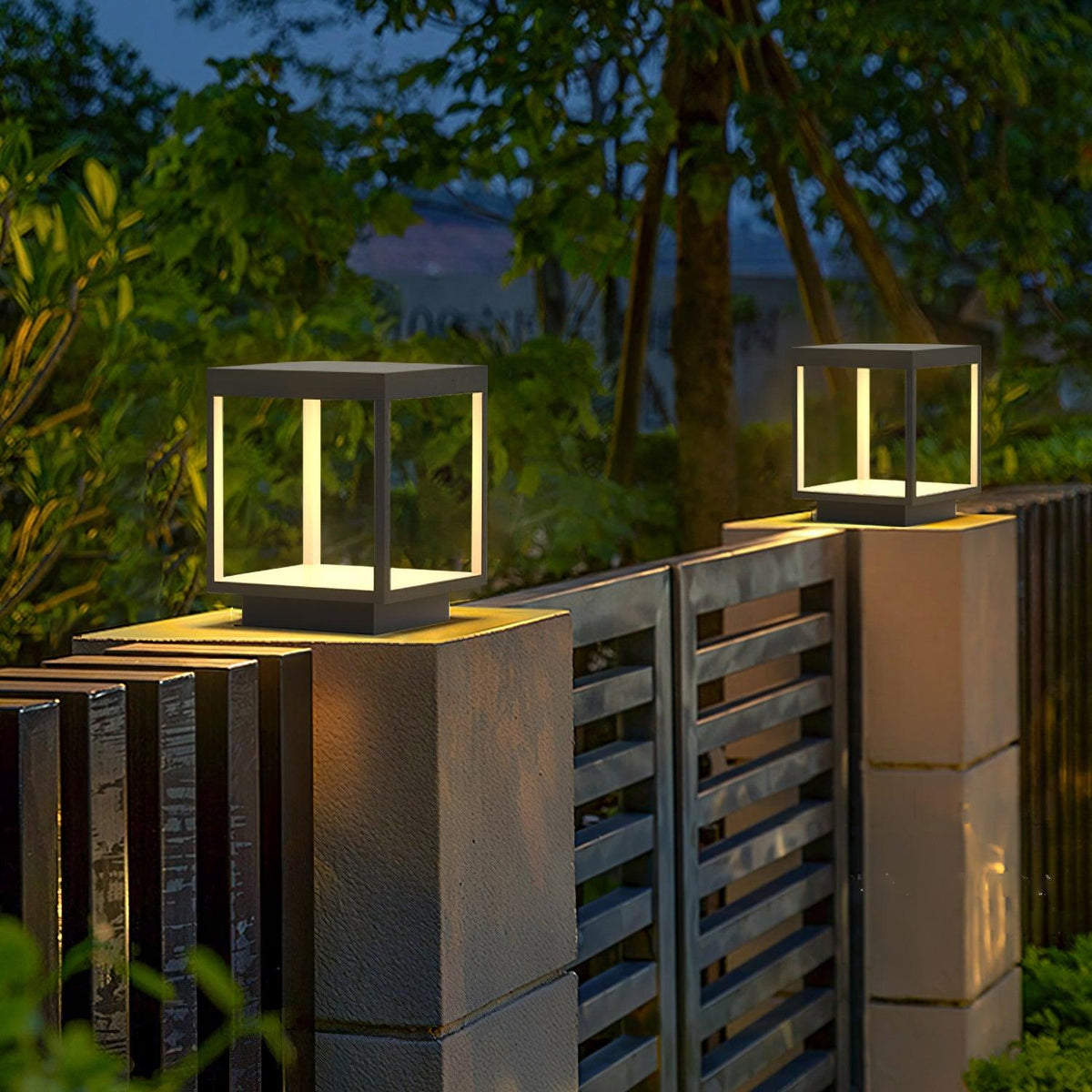 Borne de jardin LED cadre carré – lumière chaude, terrasse — vue de face