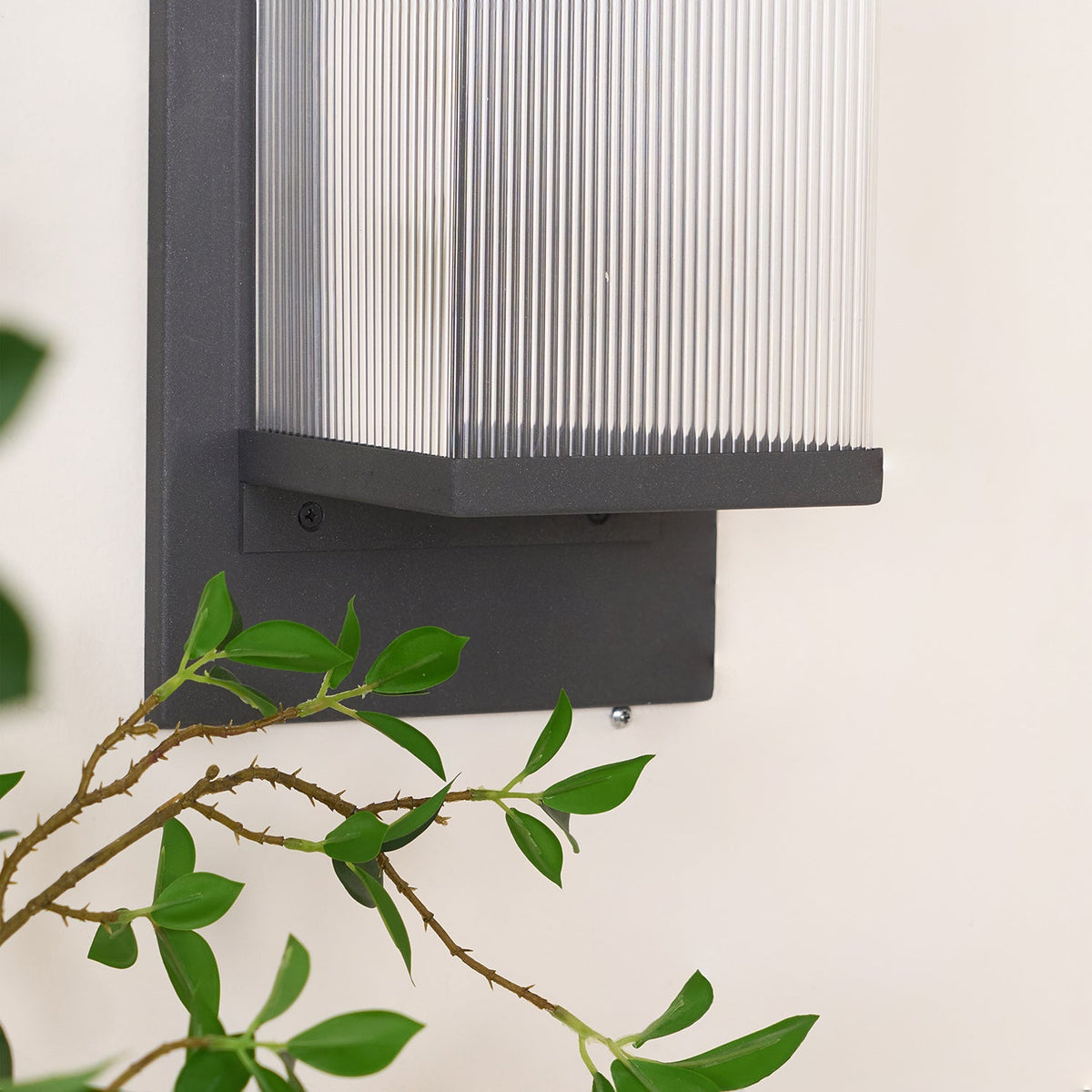 Applique murale extérieure solaire LED minimaliste – Oléron Box — vue de face (2)