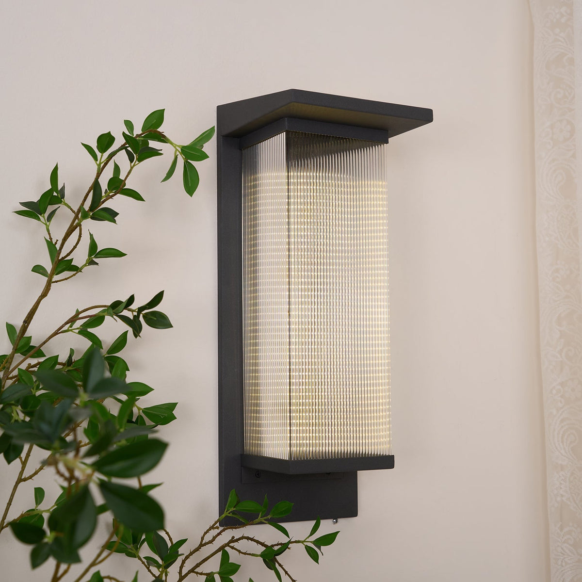 Applique murale extérieure solaire LED minimaliste – Oléron Box — vue de dessous (2)