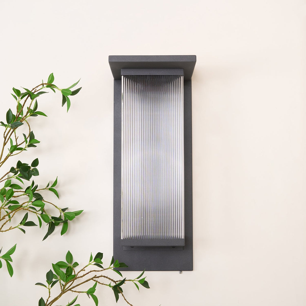 Applique murale extérieure solaire LED minimaliste – Oléron Box — détail du système de fixation