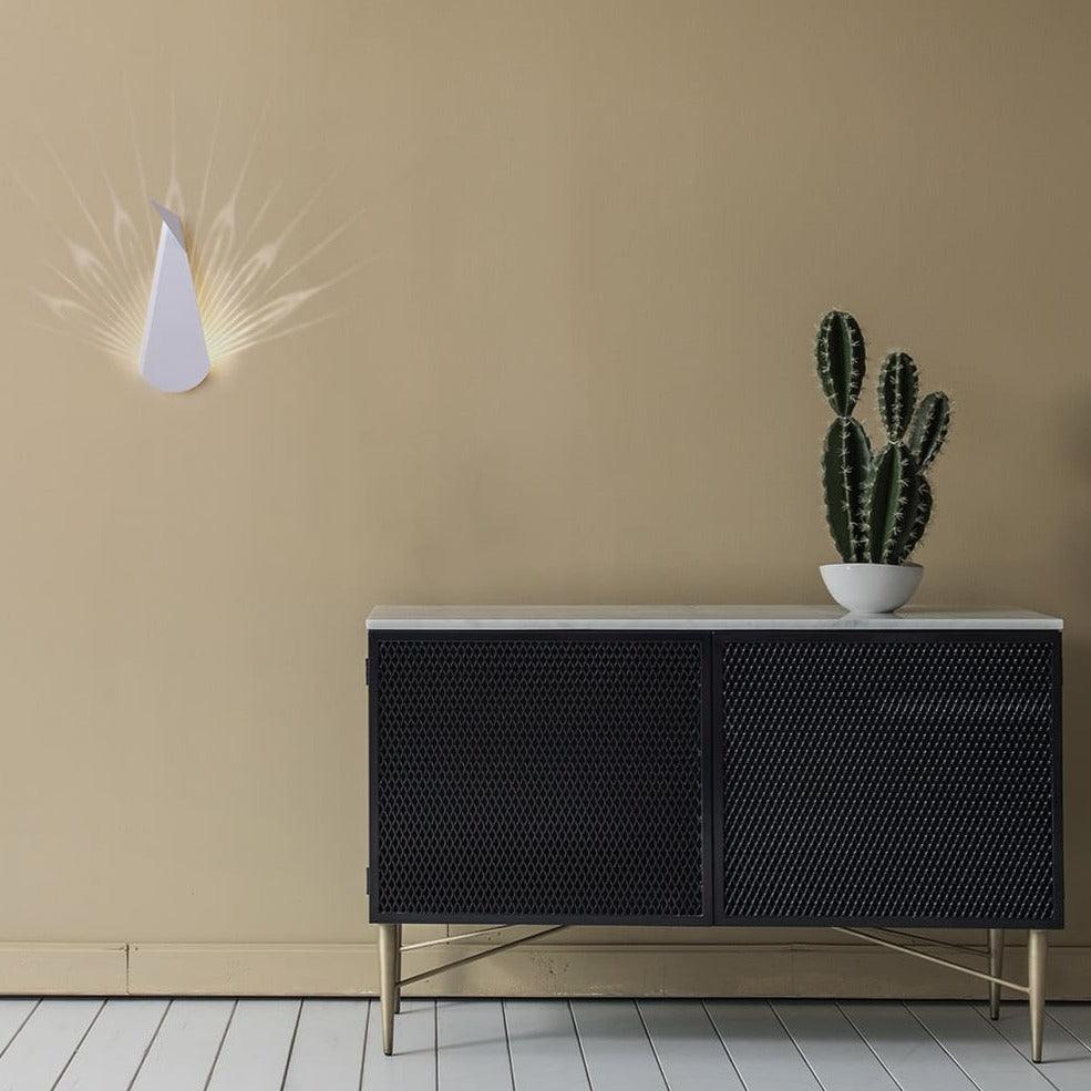Applique murale LED 6 W en aluminium, 14 x 36 cm – LumiLuxe — vue de profil