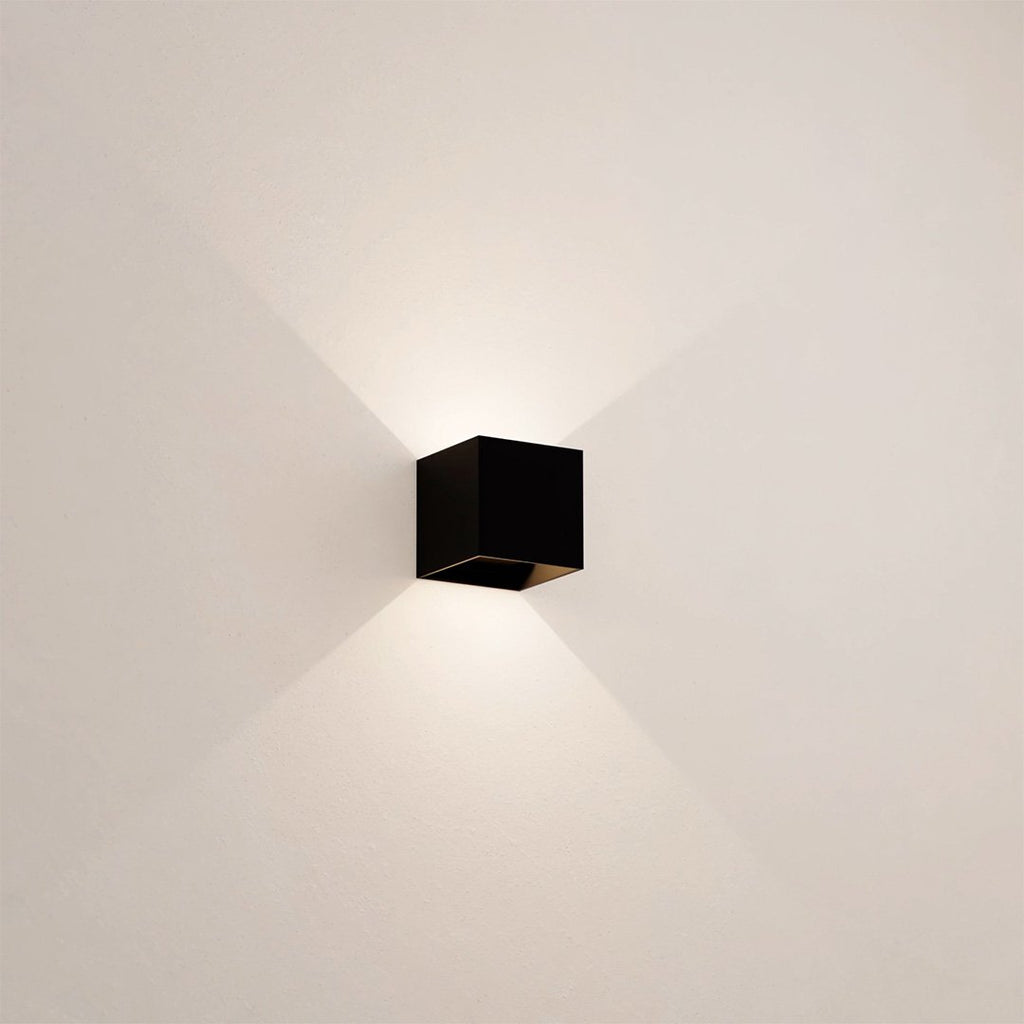 Applique murale LED IP54 à volets réglables 6 W – Xena — allumé en situation