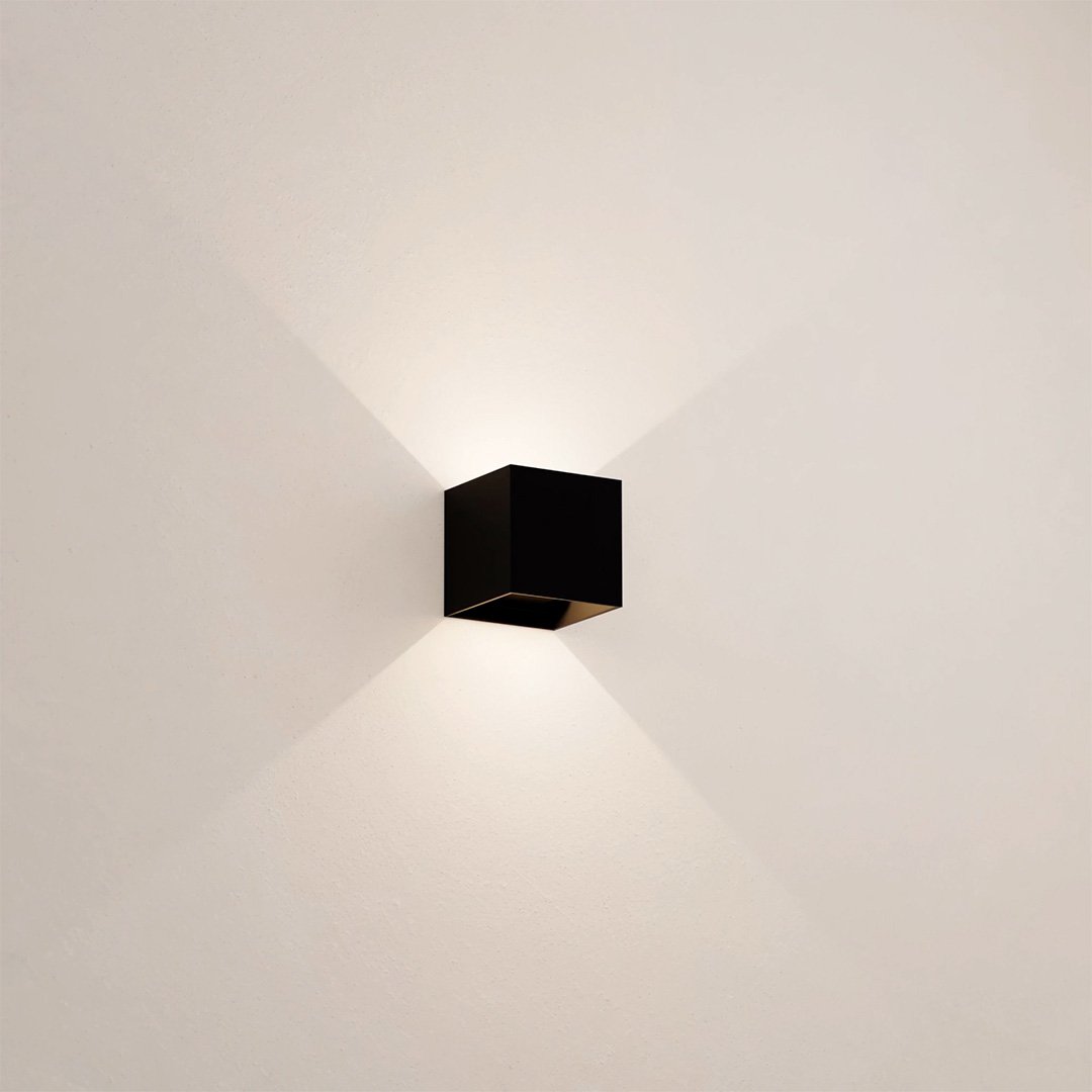 Applique murale LED IP54 à volets réglables 6 W – Xena — allumé en situation