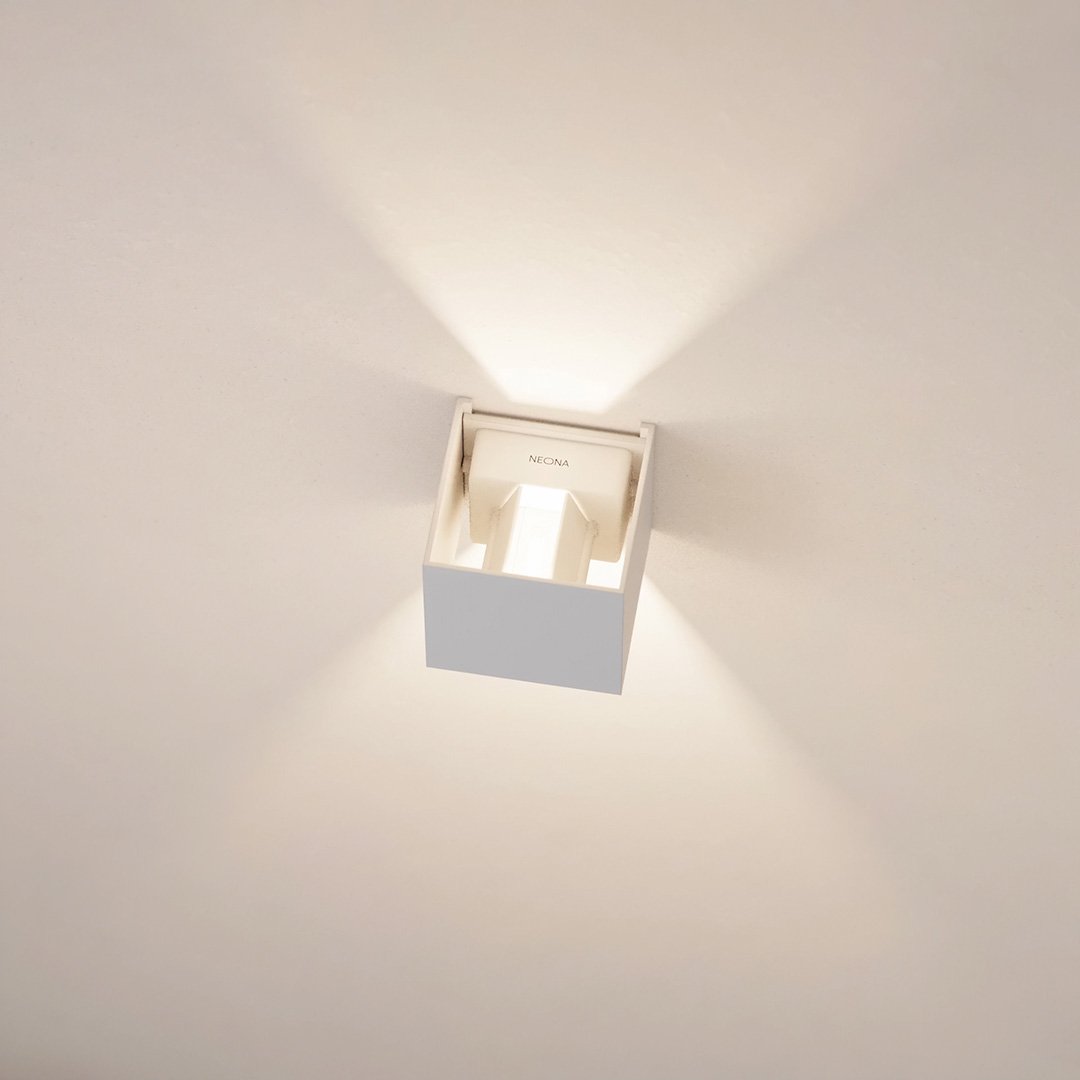 Applique murale LED IP54 à volets réglables 6 W – Xena — détail du système de fixation (2)