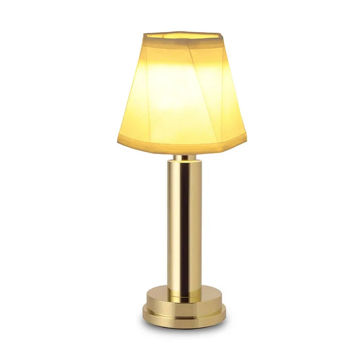 Lampe à poser sans fil abat-jour tissu aluminium – LuxeLoom — allumé en situation