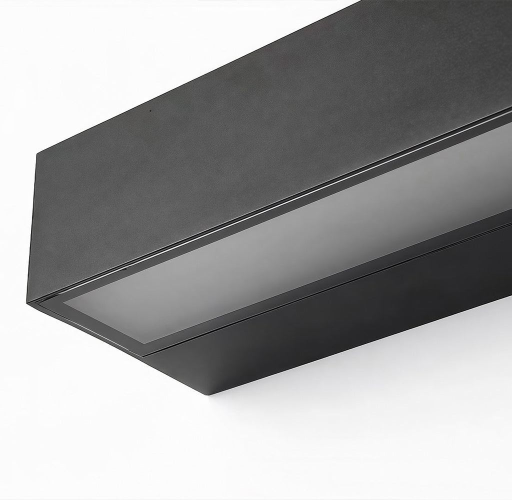 Applique murale extérieure LED linéaire aluminium moulé noir — vue de face (2)