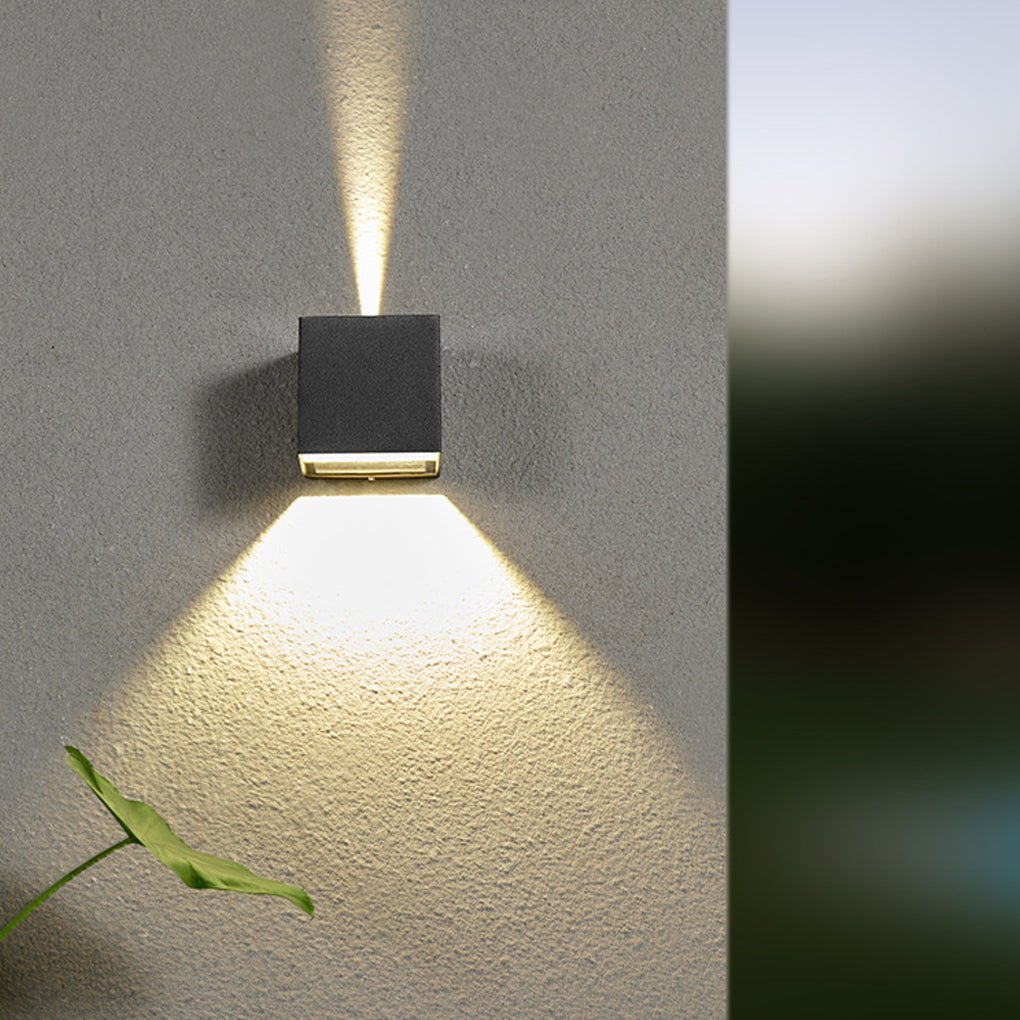 Applique murale extérieure LED cristal texturé aluminium IP65 — vue de trois quarts