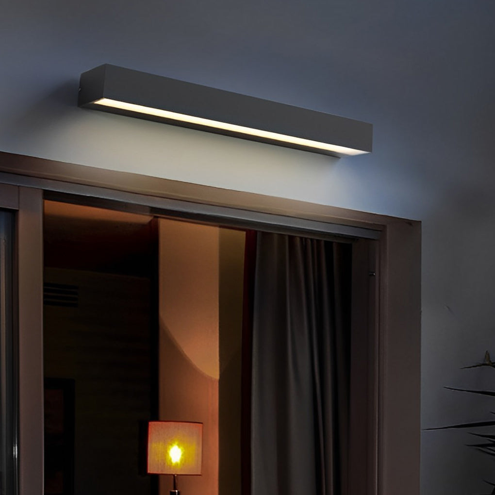 Applique murale extérieure LED linéaire aluminium moulé noir — vue de profil