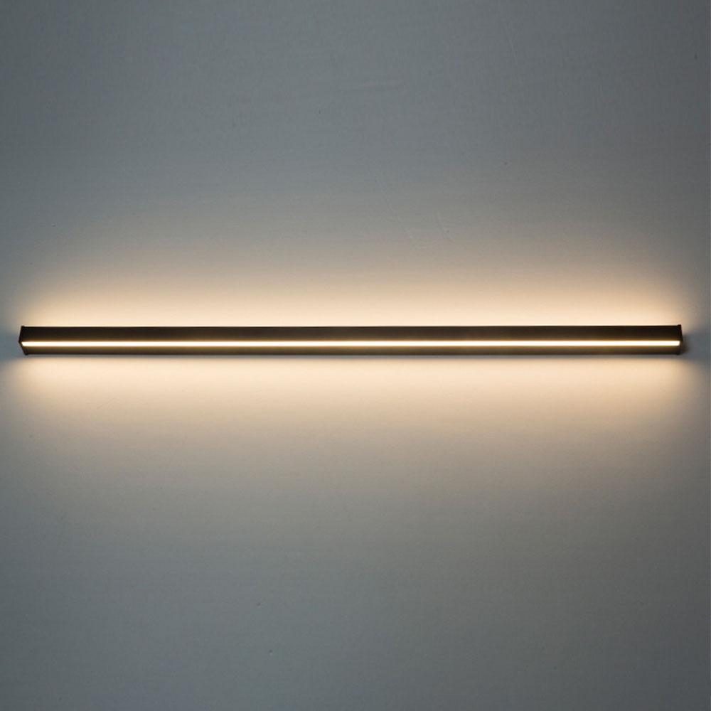 Applique murale extérieure LED RGB longue inox et acrylique — vue de trois quarts (2)