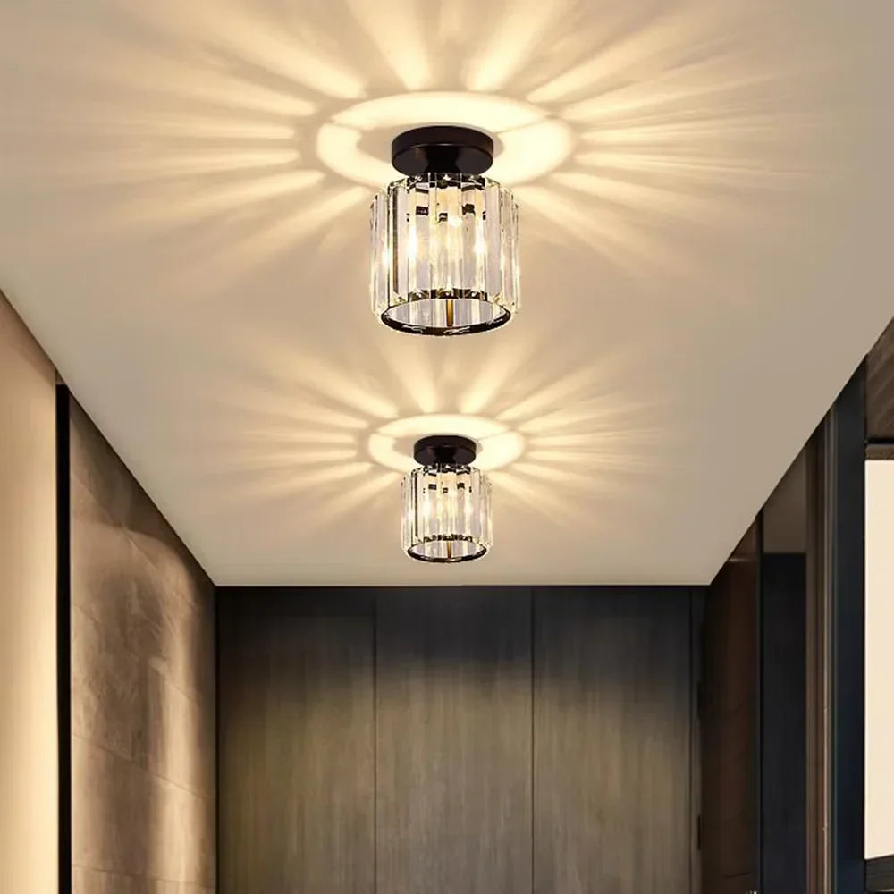 Plafonnier compact en cristal taillé et métal – Aurélia — détail de la finition (3)