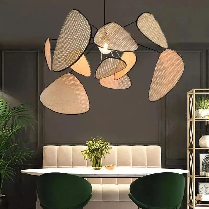 Suspension en rotin sculptée 60 à 120 cm dimmable – Aerelia — détail de la finition