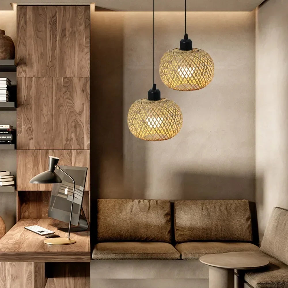 Suspension sphérique en bambou tressé Ø26 cm – Auraï — vue de profil