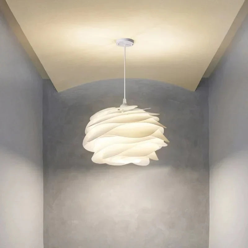 Suspension blanche sculptée en PVC Ø33 ou 43 cm – Aurelisa — vue de dessous (2)