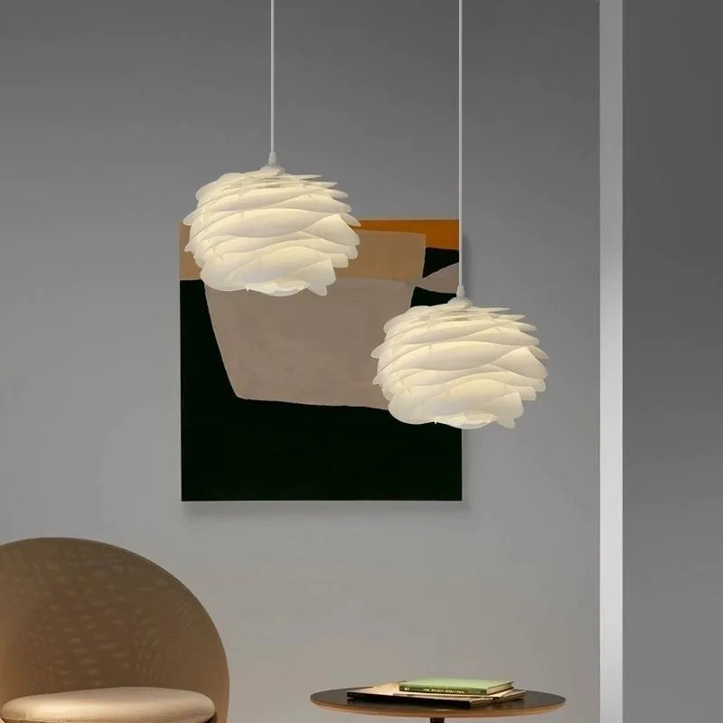 Suspension blanche sculptée en PVC Ø33 ou 43 cm – Aurelisa — vue de face (2)