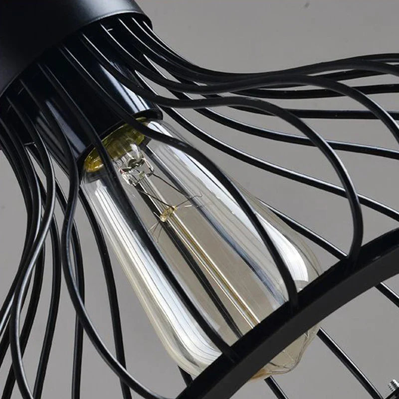 Suspension industrielle en métal noir ajouré Ø23 cm – Ornex — vue de face (2)