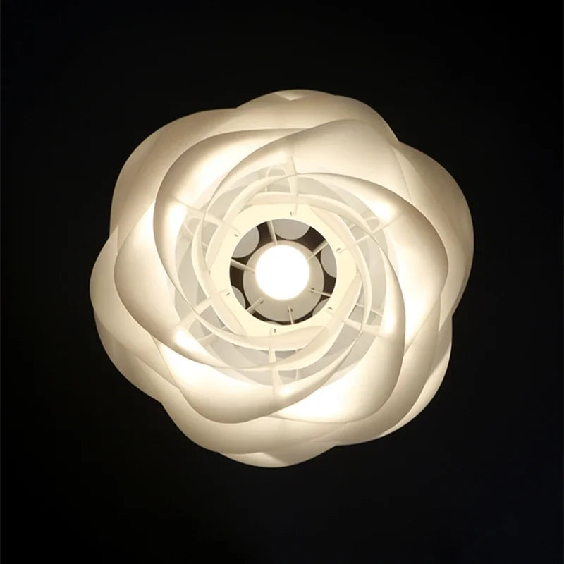 Suspension blanche sculptée en PVC Ø33 ou 43 cm – Aurelisa — détail du système de fixation (2)
