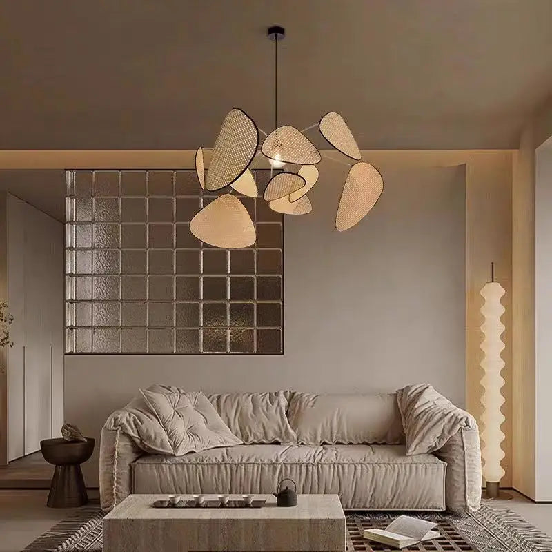 Suspension en rotin sculptée 60 à 120 cm dimmable – Aerelia — vue de trois quarts (2)