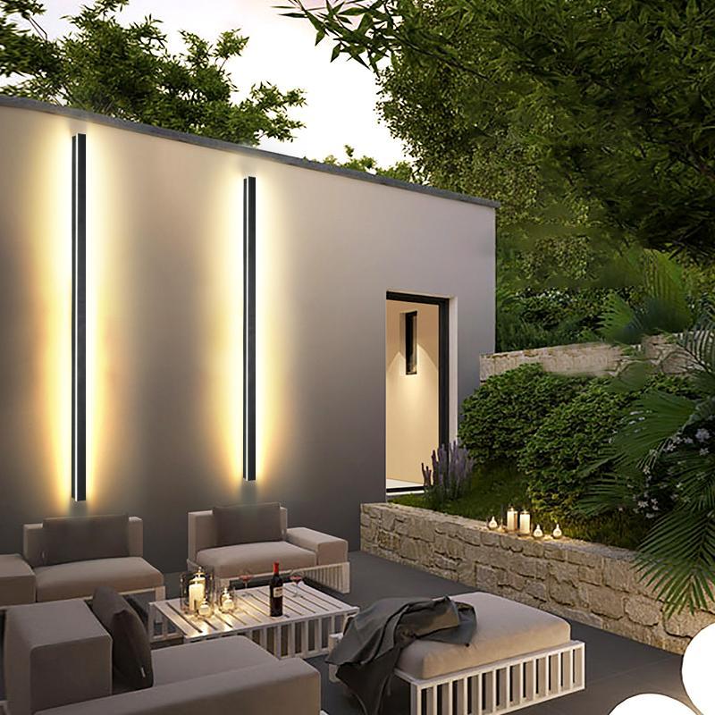 Applique murale extérieure LED RGB longue inox et acrylique — vue de dessous