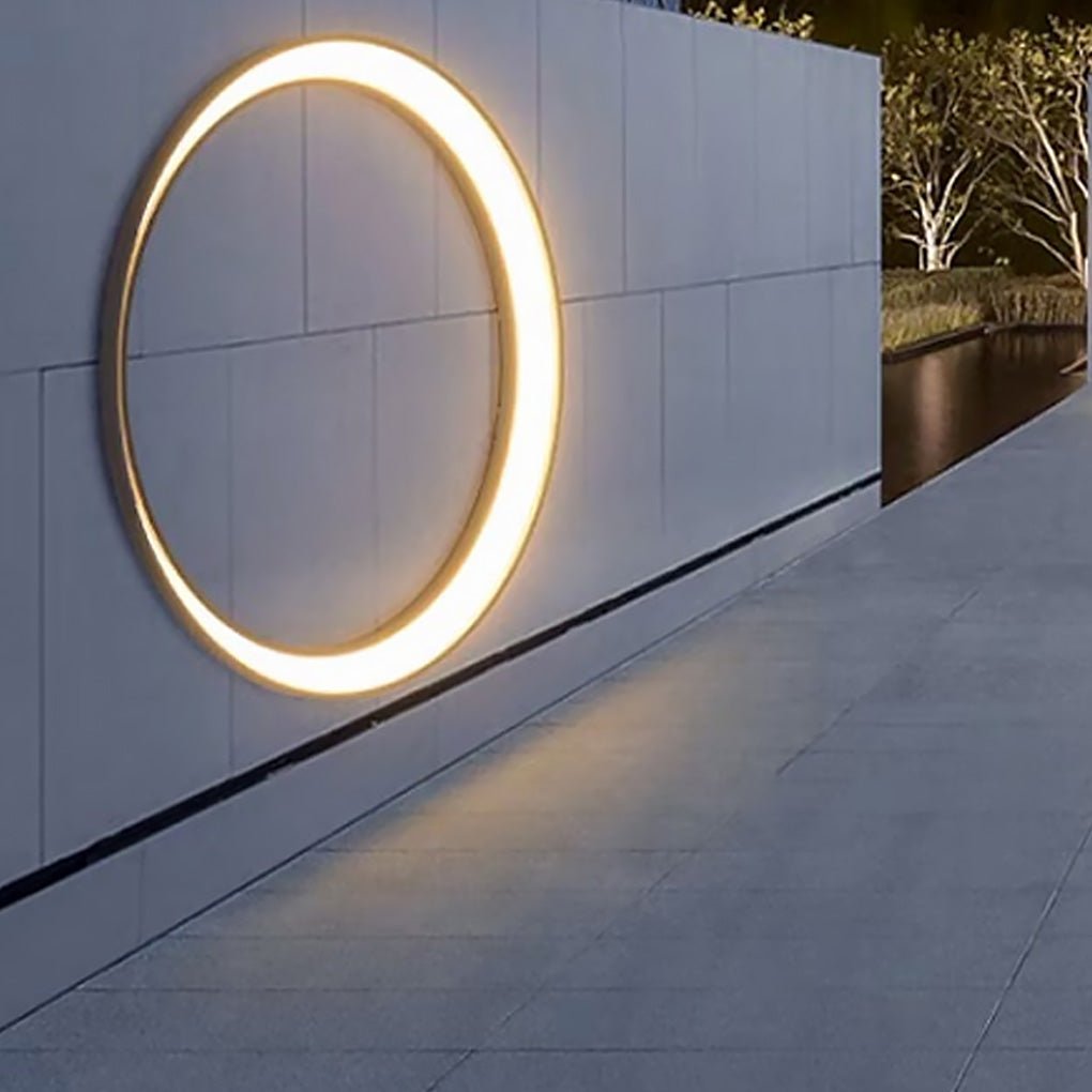 Applique murale extérieure ronde LED IP65 – effet pleine lune inox — mise en situation dans la pièce
