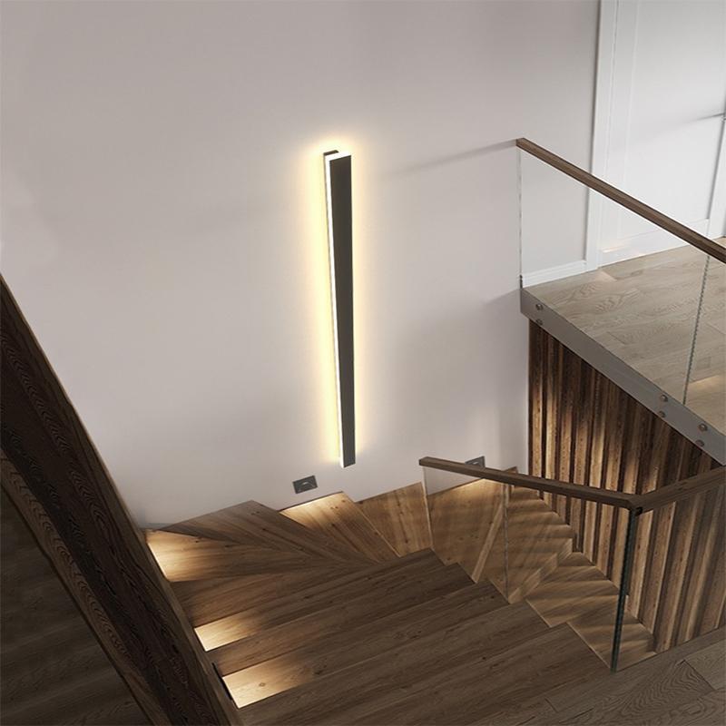 Applique murale extérieure LED linéaire fine aluminium IP65 — allumé en situation