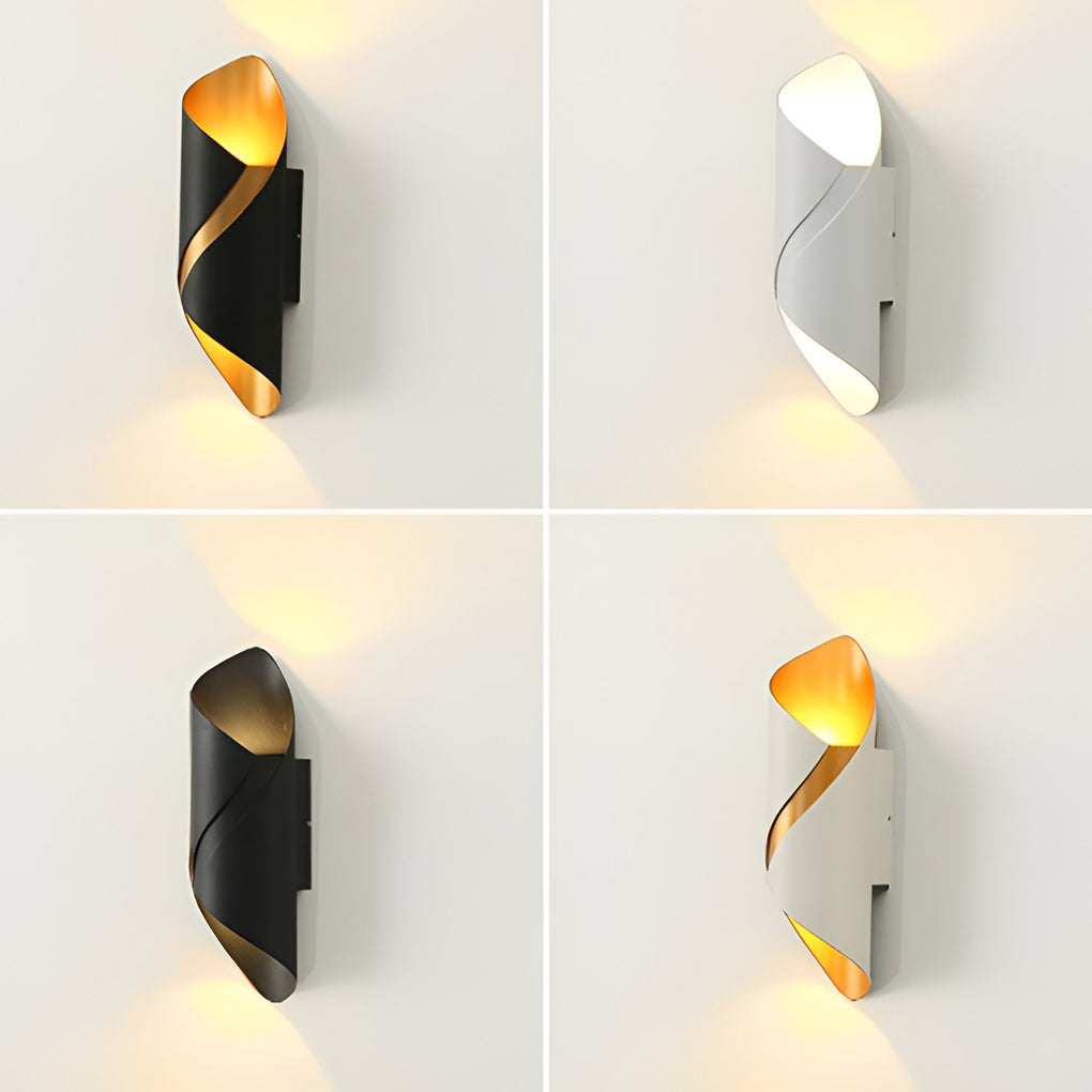 Applique murale extérieure LED linéaire fer et PMMA dimmable — allumé en situation