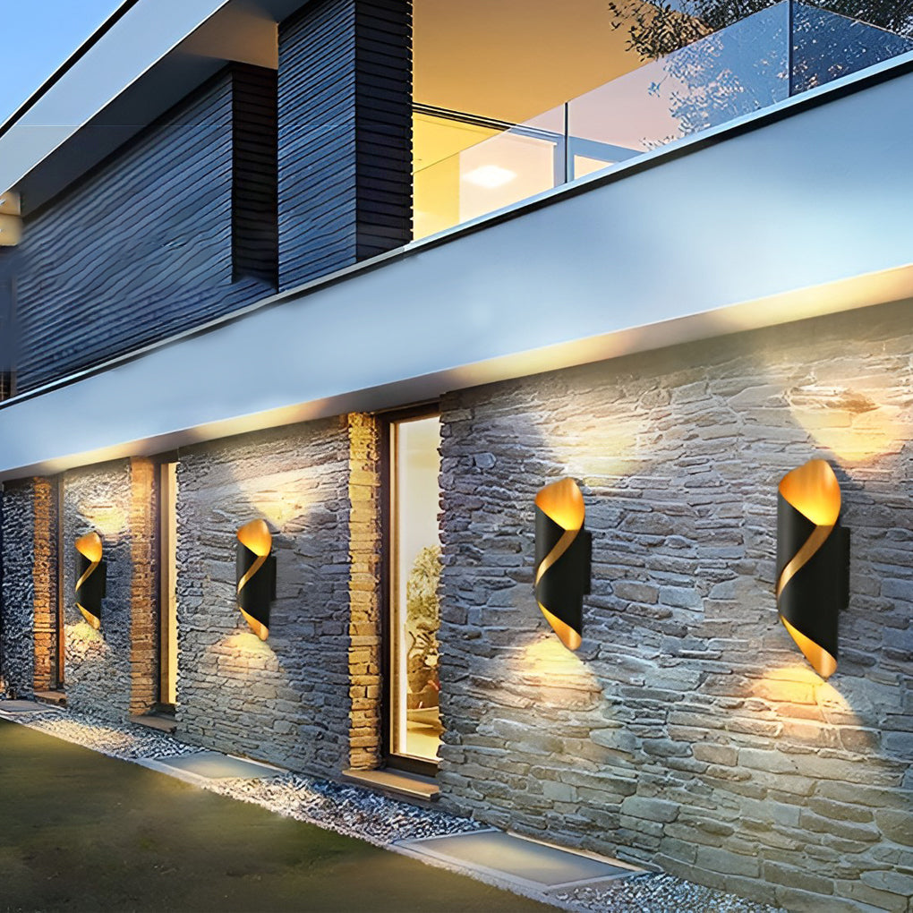 Applique murale extérieure LED linéaire fer et PMMA dimmable