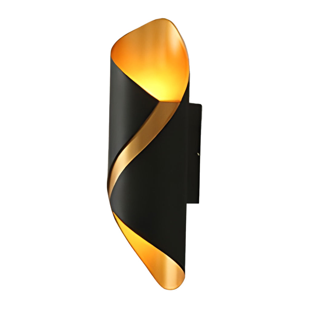 Applique murale extérieure LED linéaire fer et PMMA dimmable — détail de la matière
