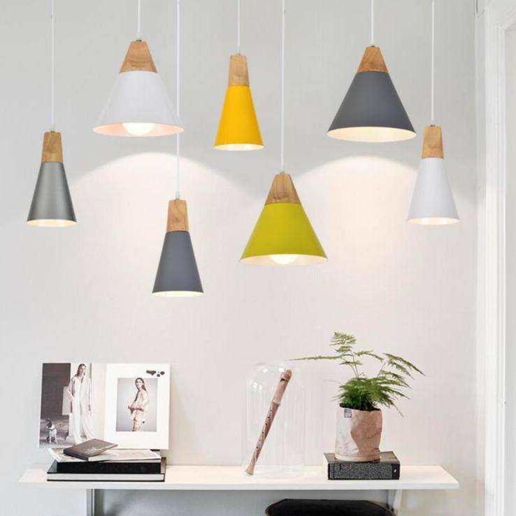 Suspension conique en bois et aluminium – style vintage