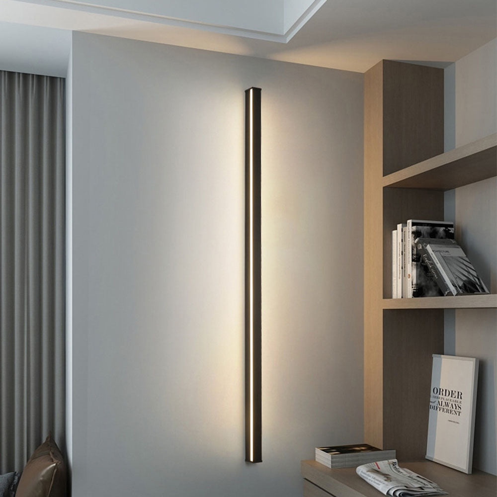 Applique murale extérieure LED RGB longue inox et acrylique — détail de la matière