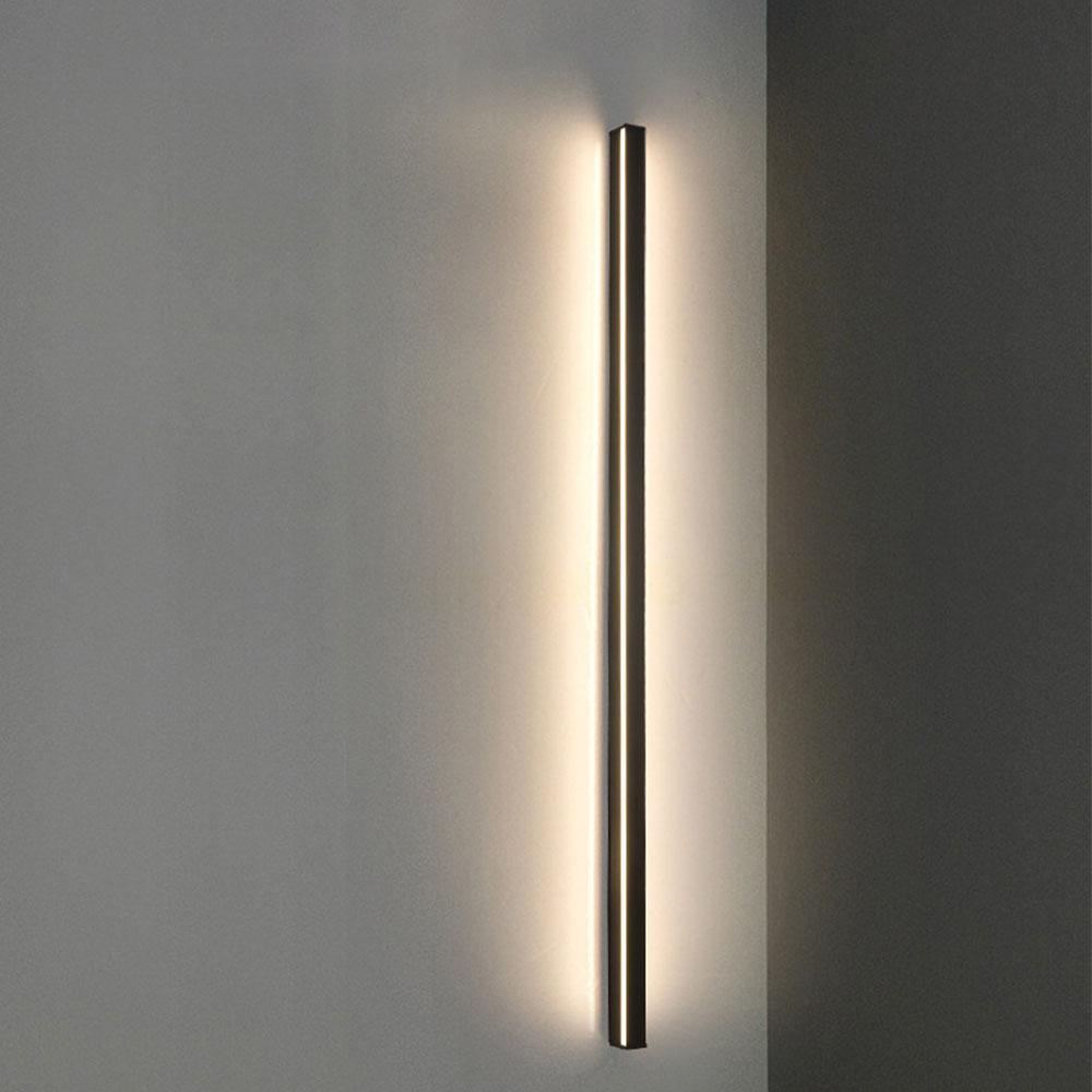 Applique murale extérieure LED RGB longue inox et acrylique — détail de la finition (2)